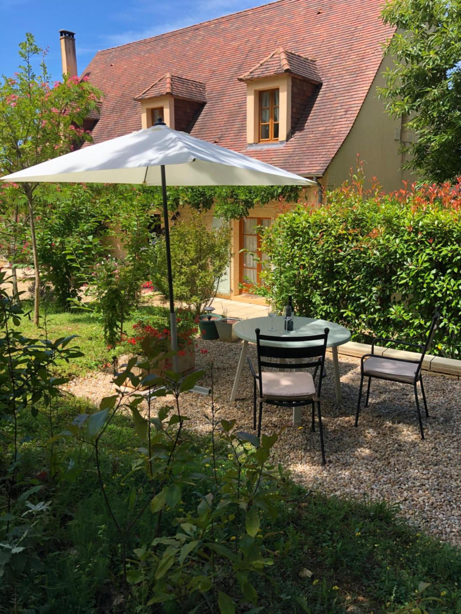 Les Jonquilles Bed & Breakfast Domme Bagian luar foto